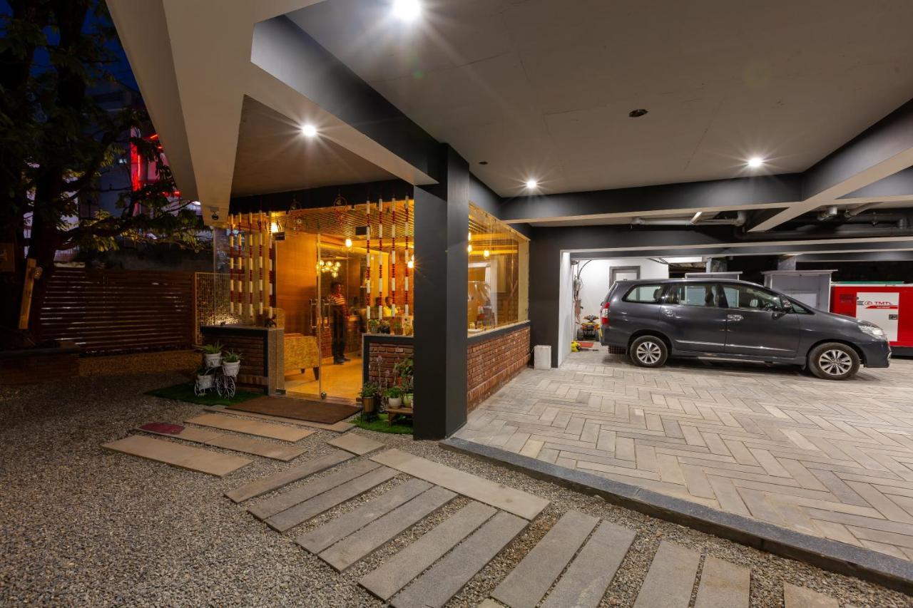 Hotel La Eden Mussoorie Ngoại thất bức ảnh