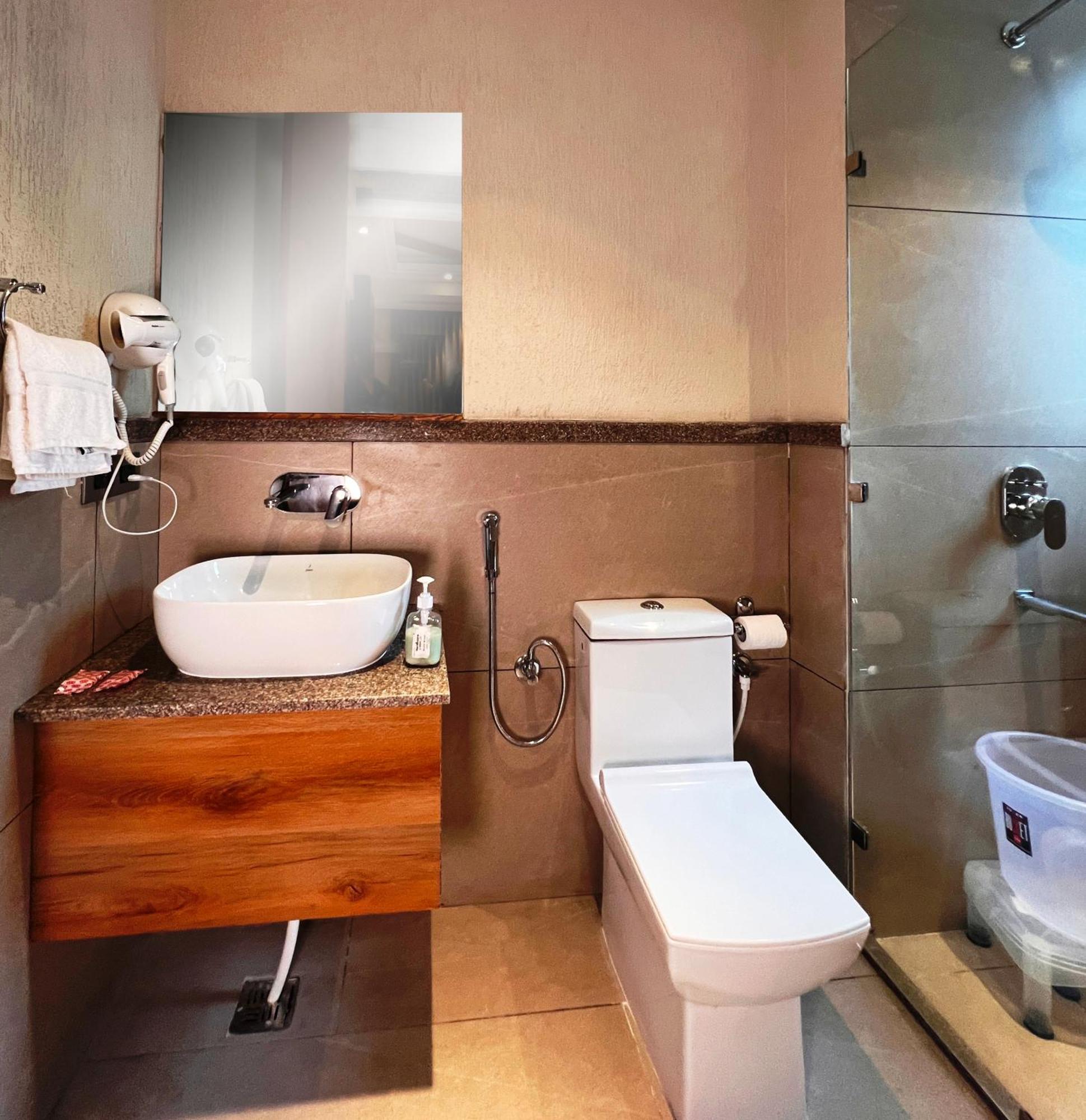 Hotel La Eden Mussoorie Ngoại thất bức ảnh